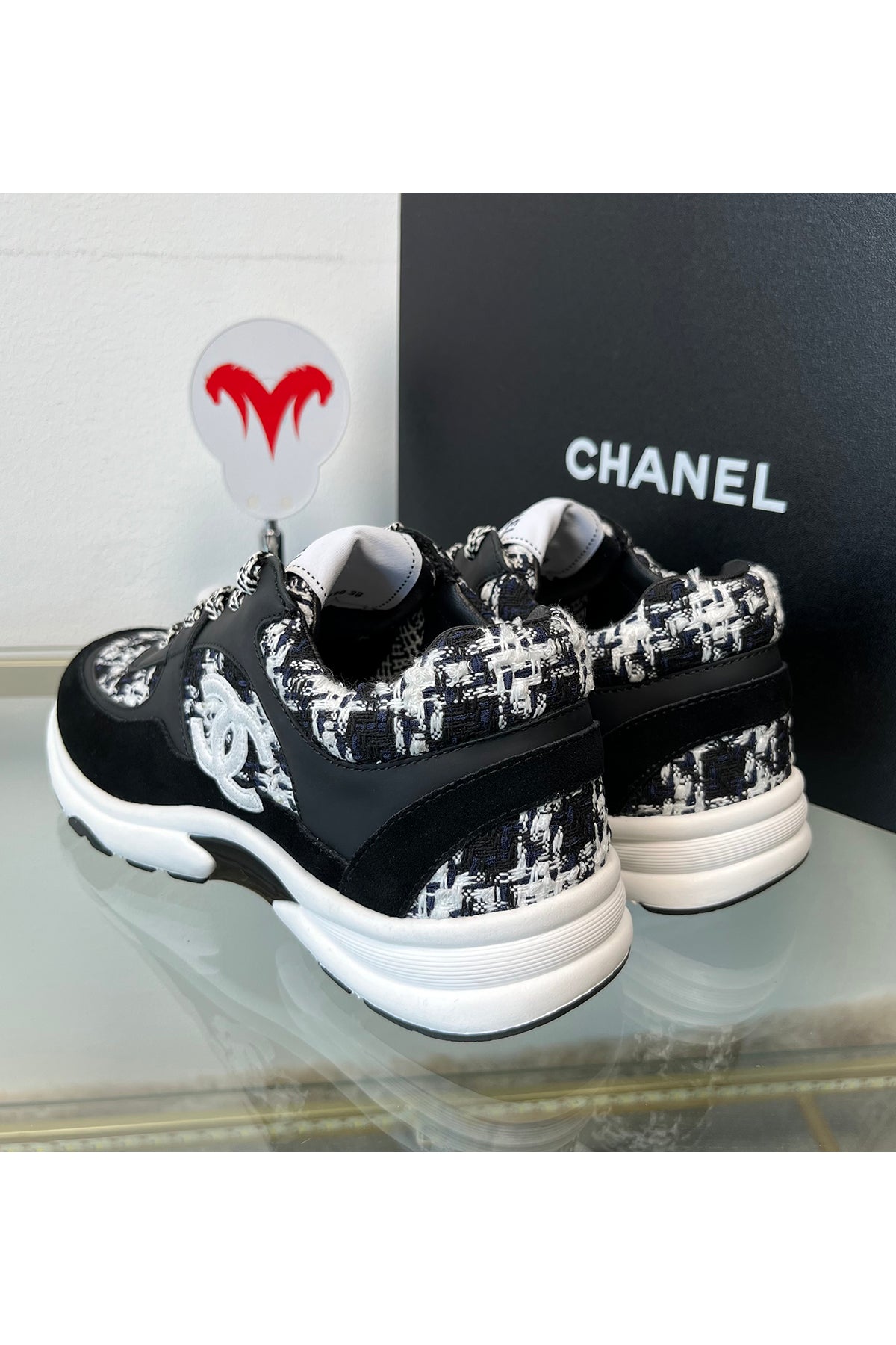 105839 Women Shoes - 24HEARTZ