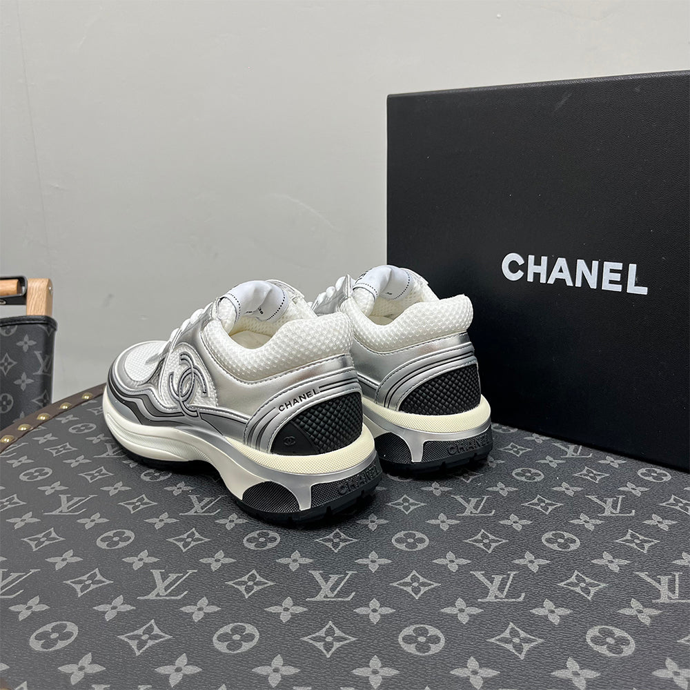 106028 Women Shoes - 24HEARTZ