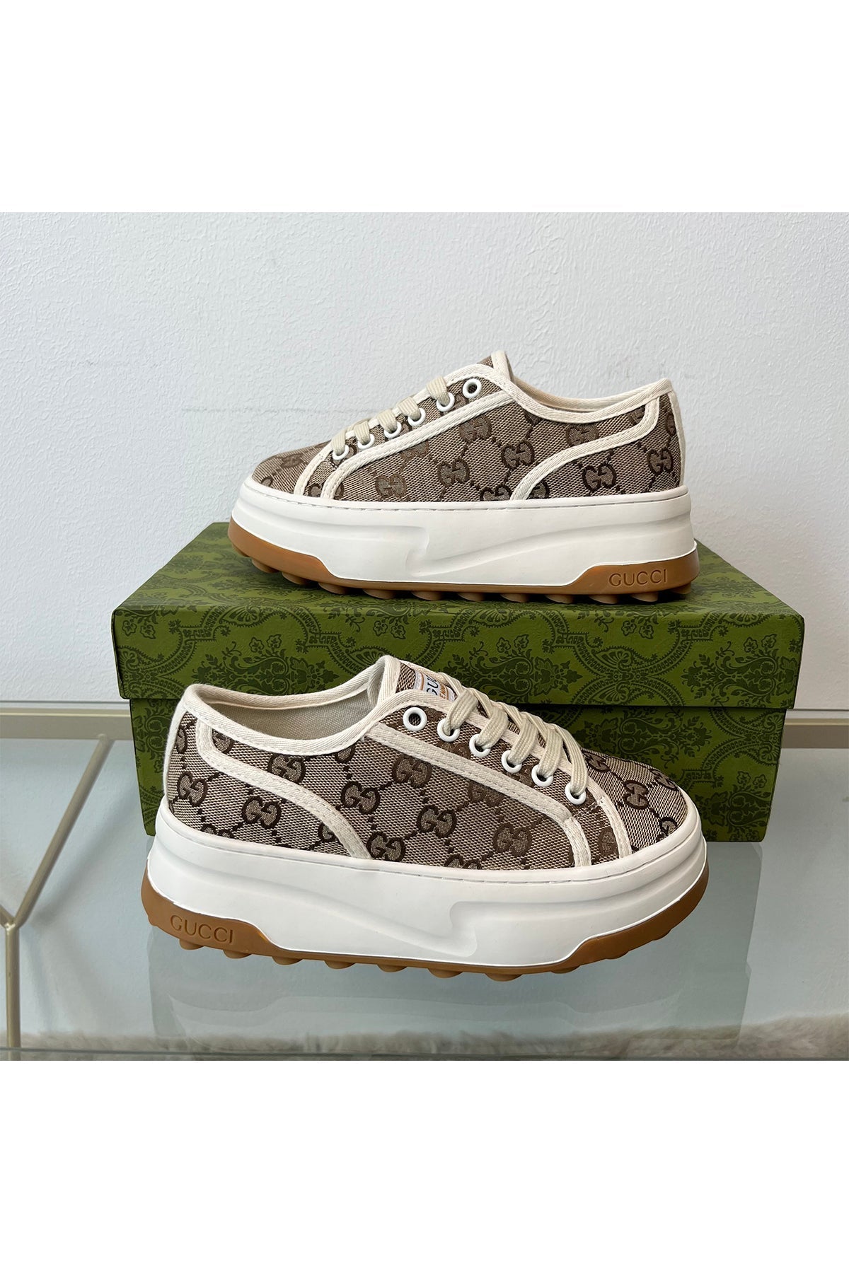 106082 Women Shoes - 24HEARTZ