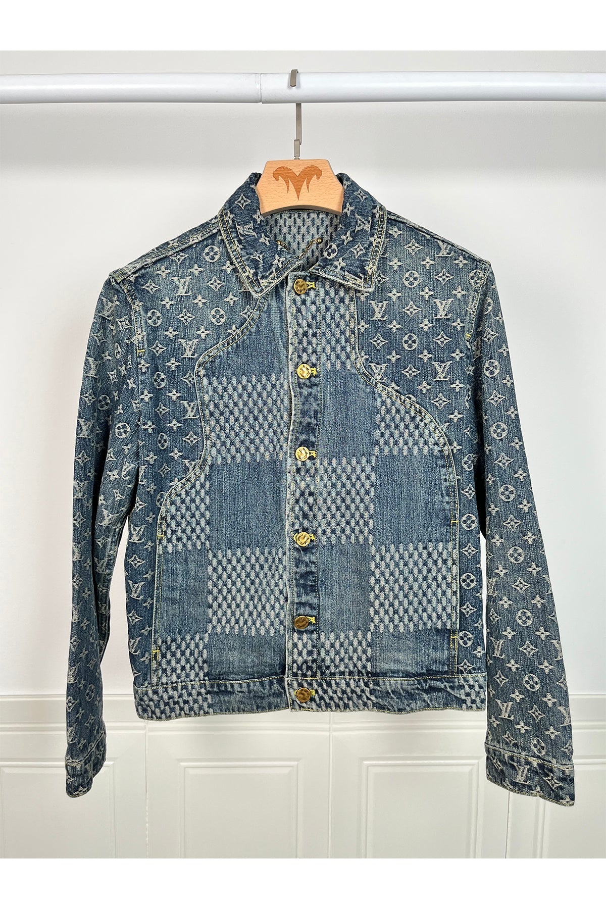 108067 Women Jackets - 24HEARTZ