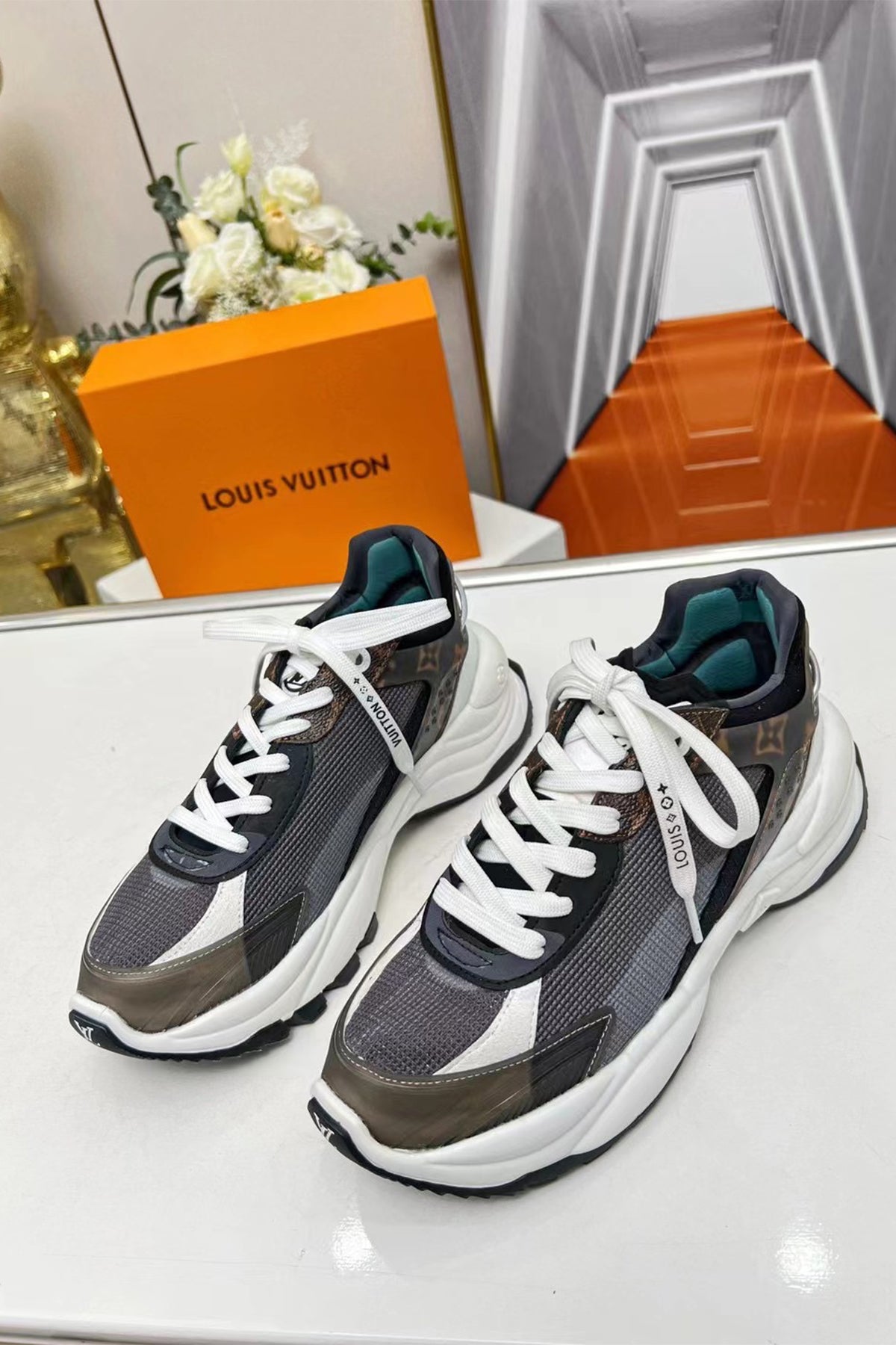 108225 Women Shoes - 24HEARTZ