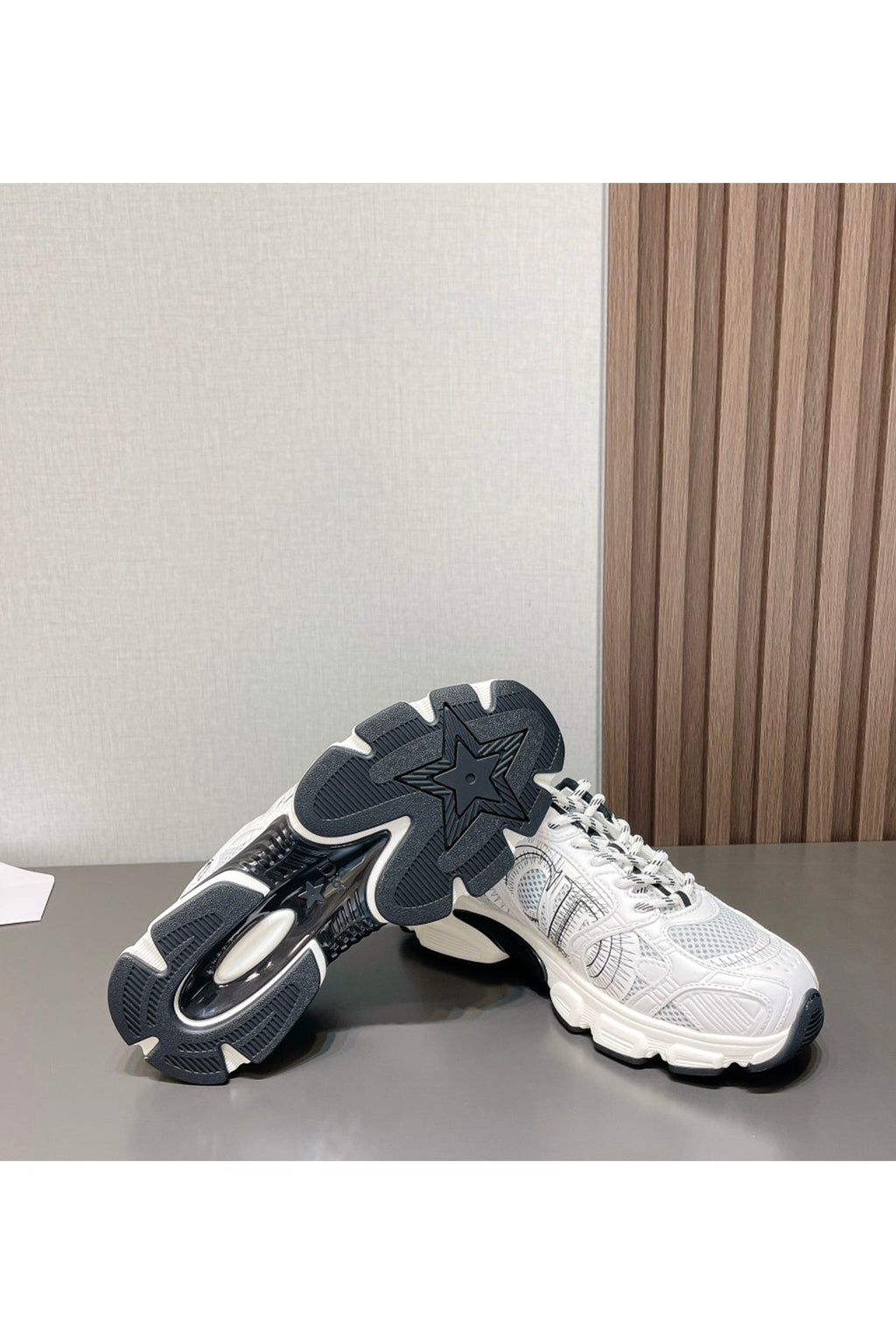 113540 Women Shoes - 24HEARTZ