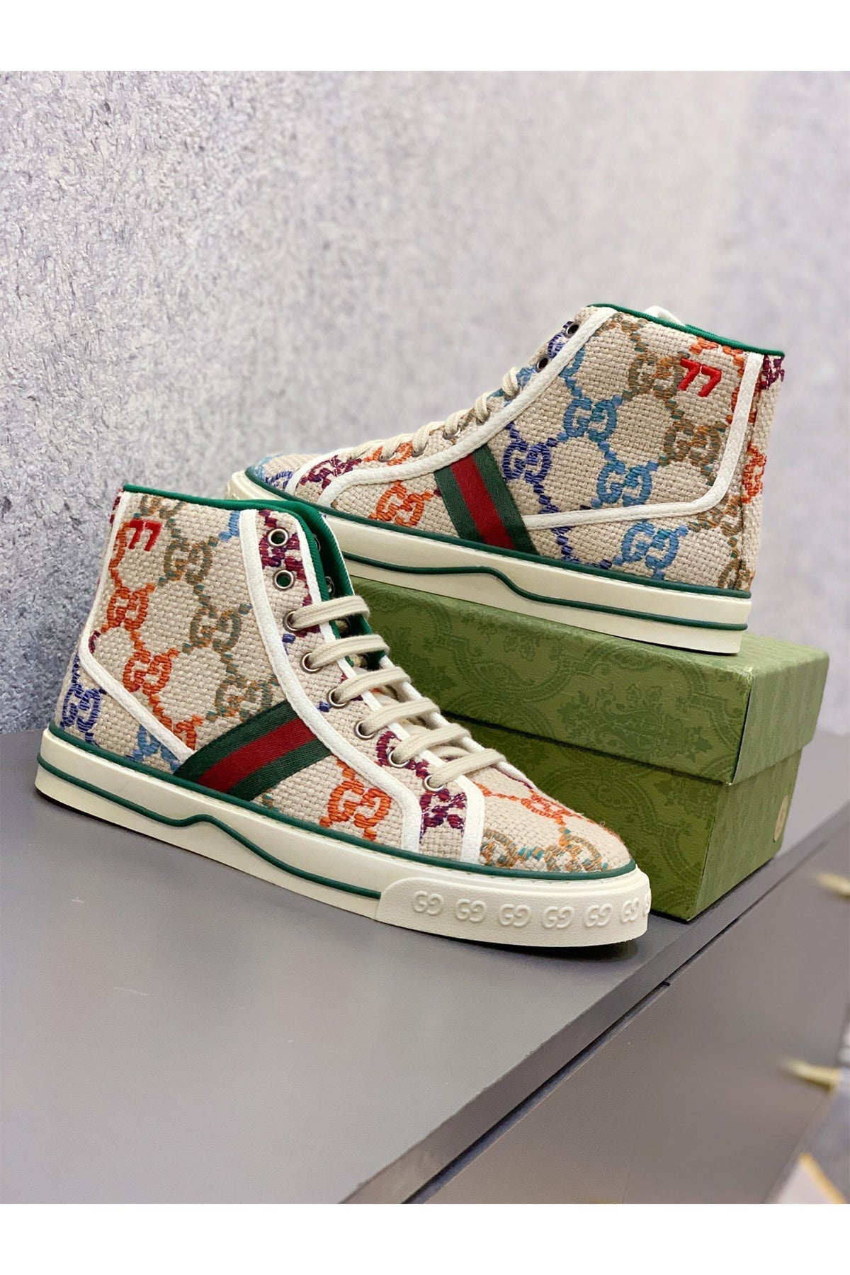 116338 Women Shoes - 24HEARTZ