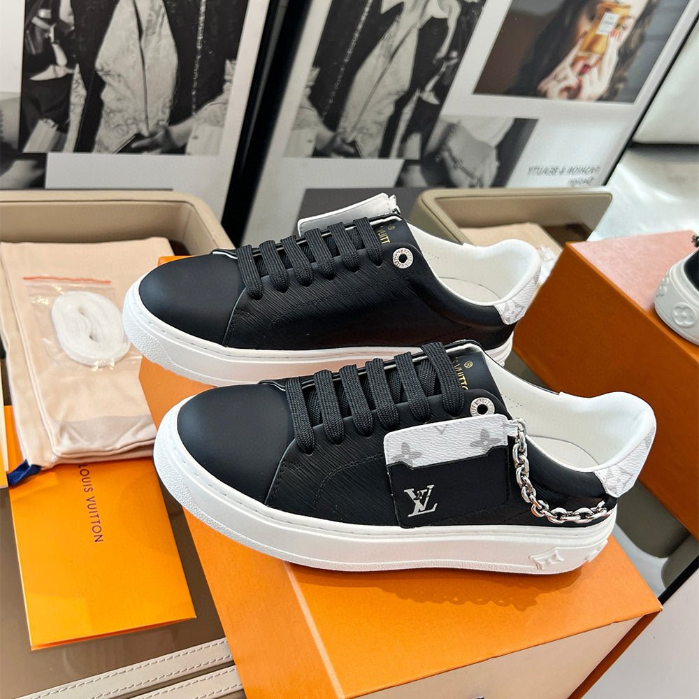 121829 Women Shoes - 24HEARTZ