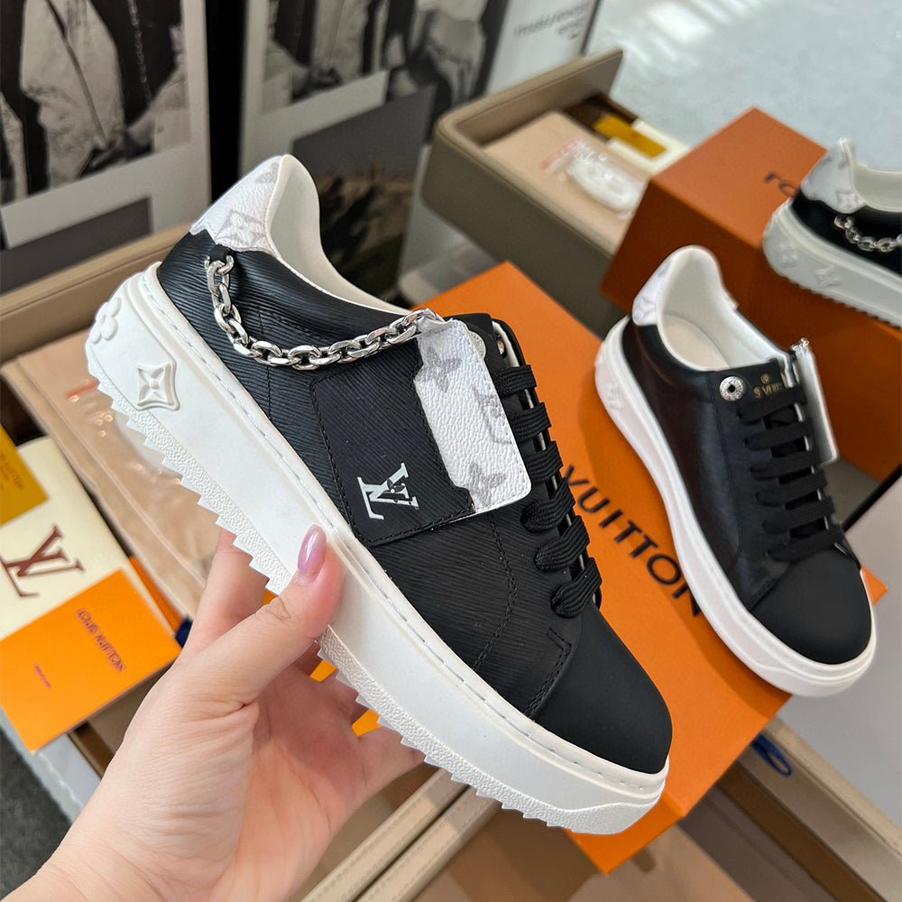 121829 Women Shoes - 24HEARTZ