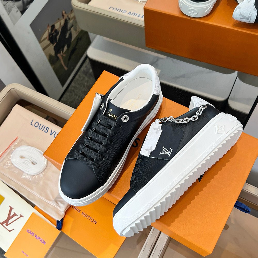 121829 Women Shoes - 24HEARTZ