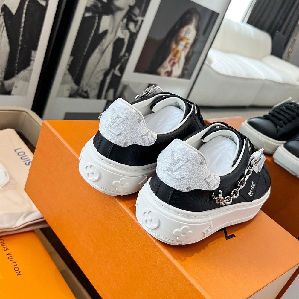 121829 Women Shoes - 24HEARTZ