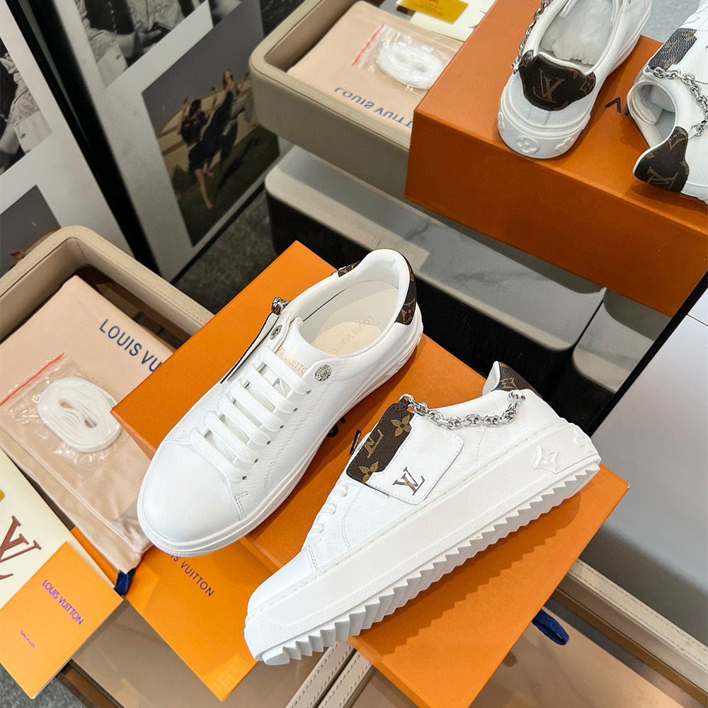 121830 Women Shoes - 24HEARTZ