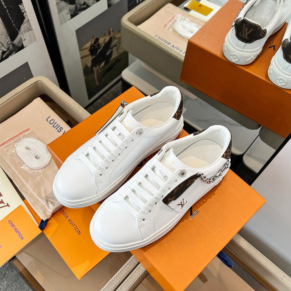 121830 Women Shoes - 24HEARTZ