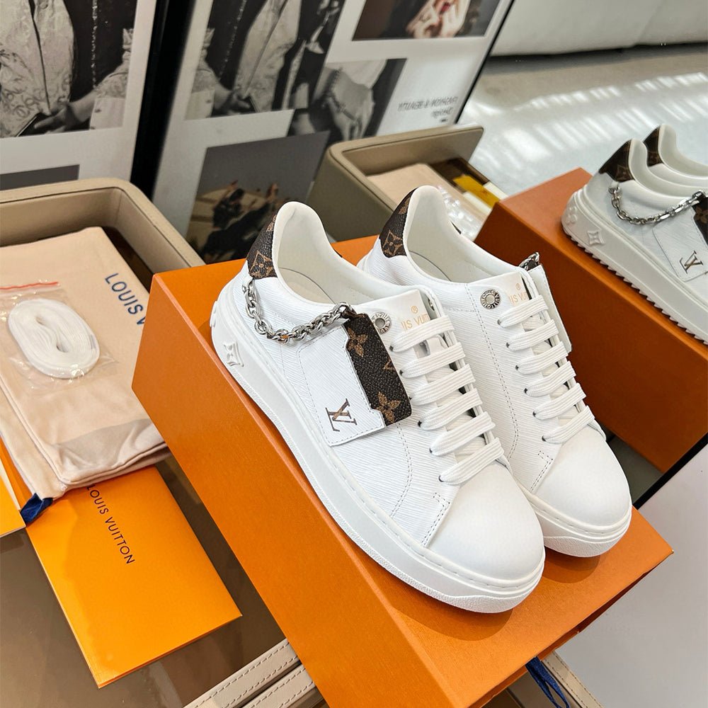 121830 Women Shoes - 24HEARTZ