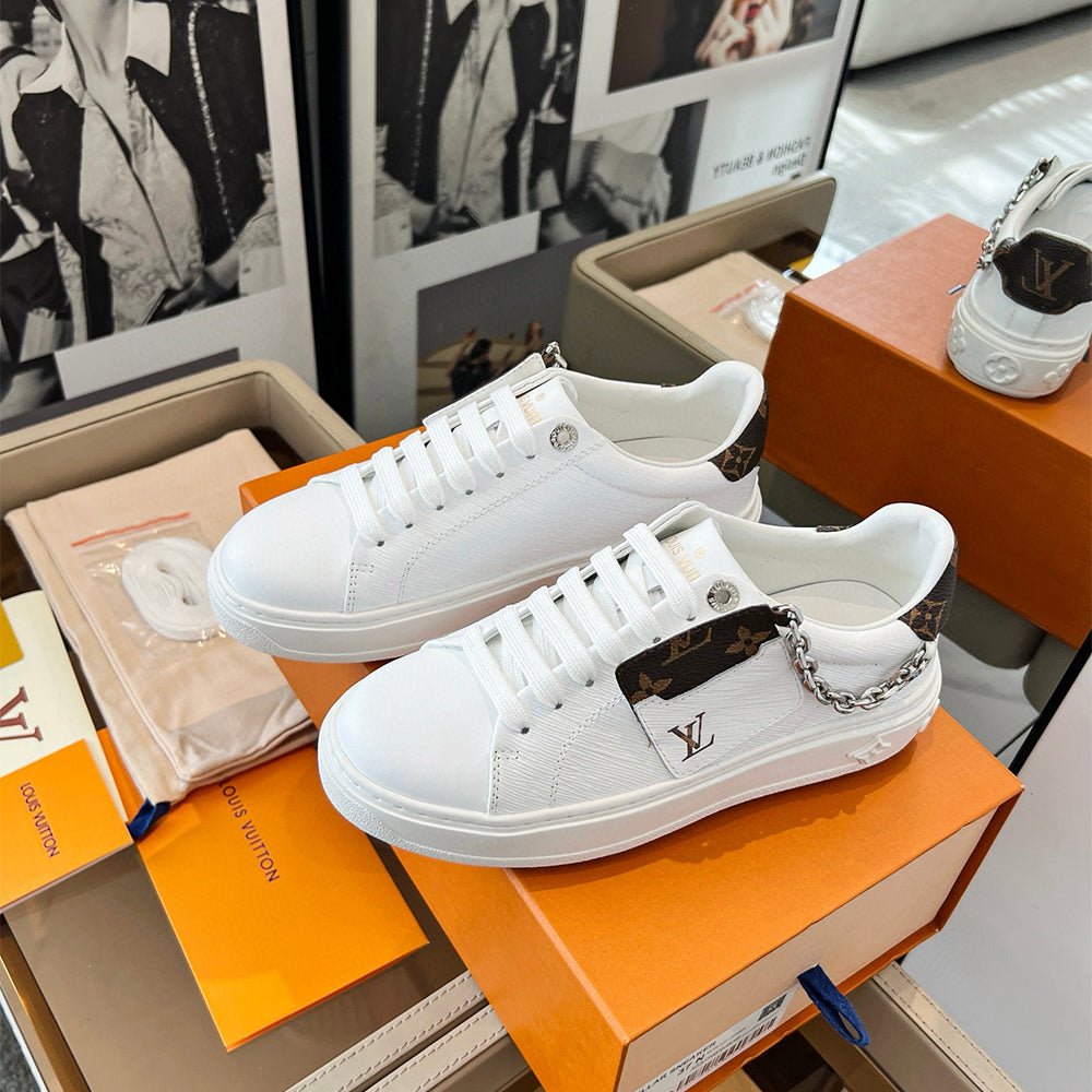 121830 Women Shoes - 24HEARTZ
