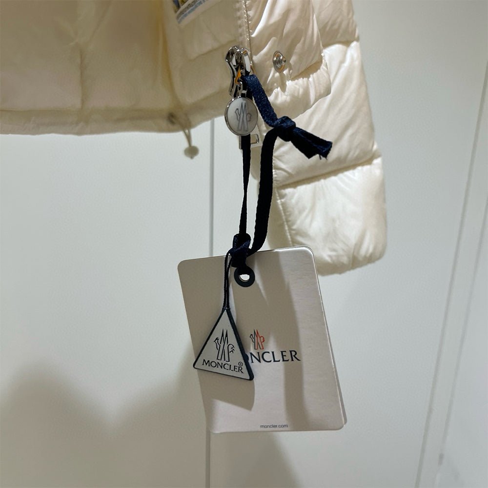 122015 Women Jackets - 24HEARTZ