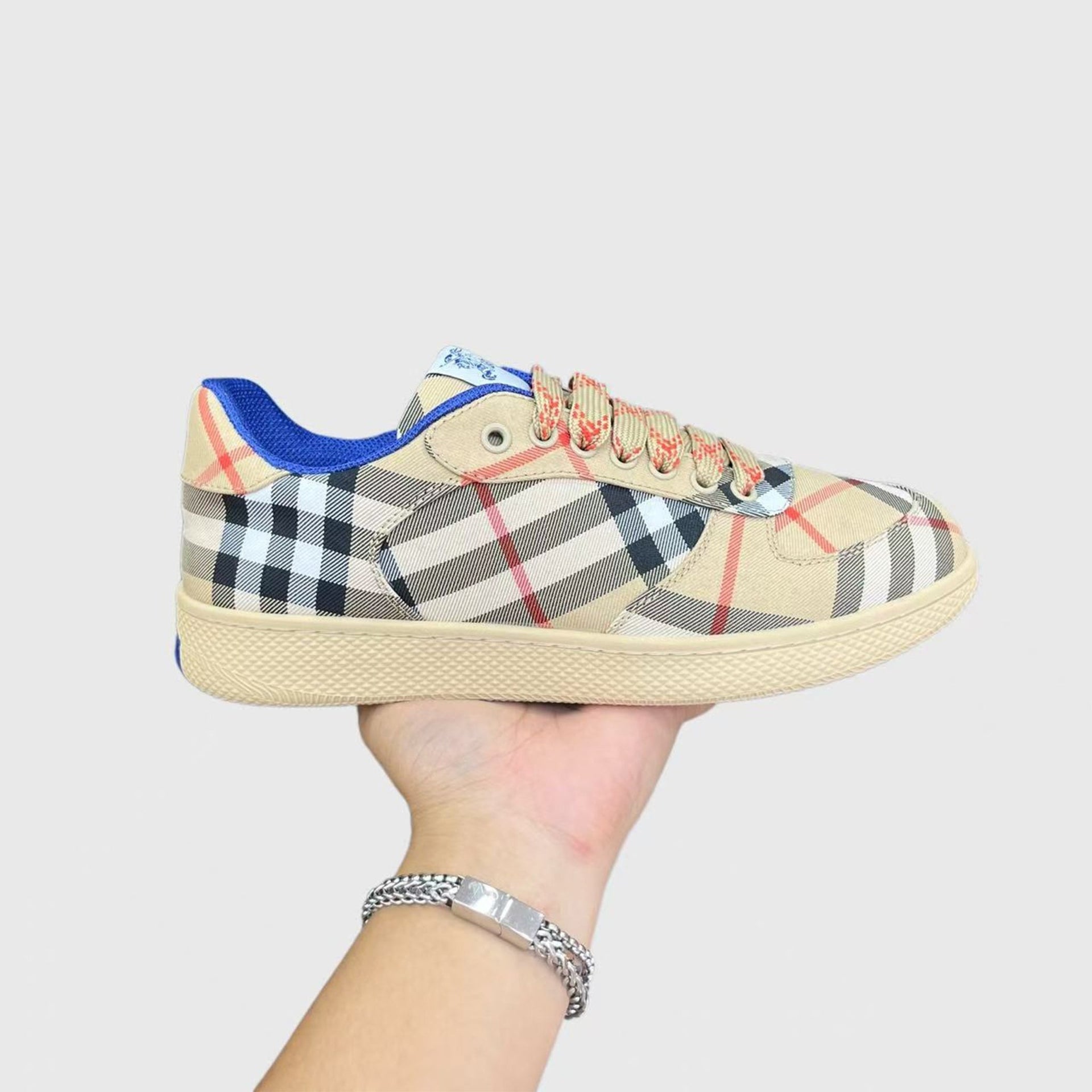 122294 Women Shoes - 24HEARTZ