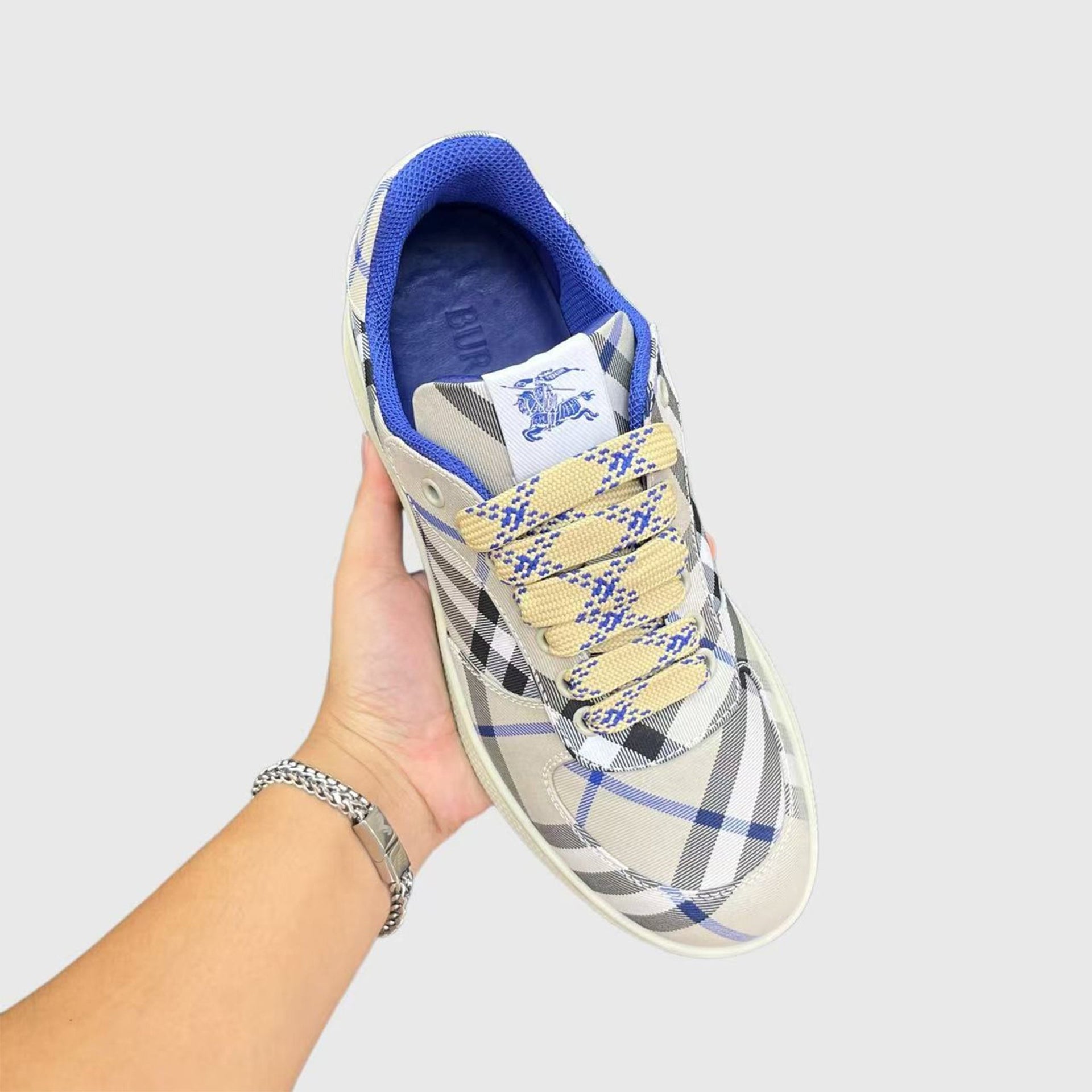 122295 Women Shoes - 24HEARTZ