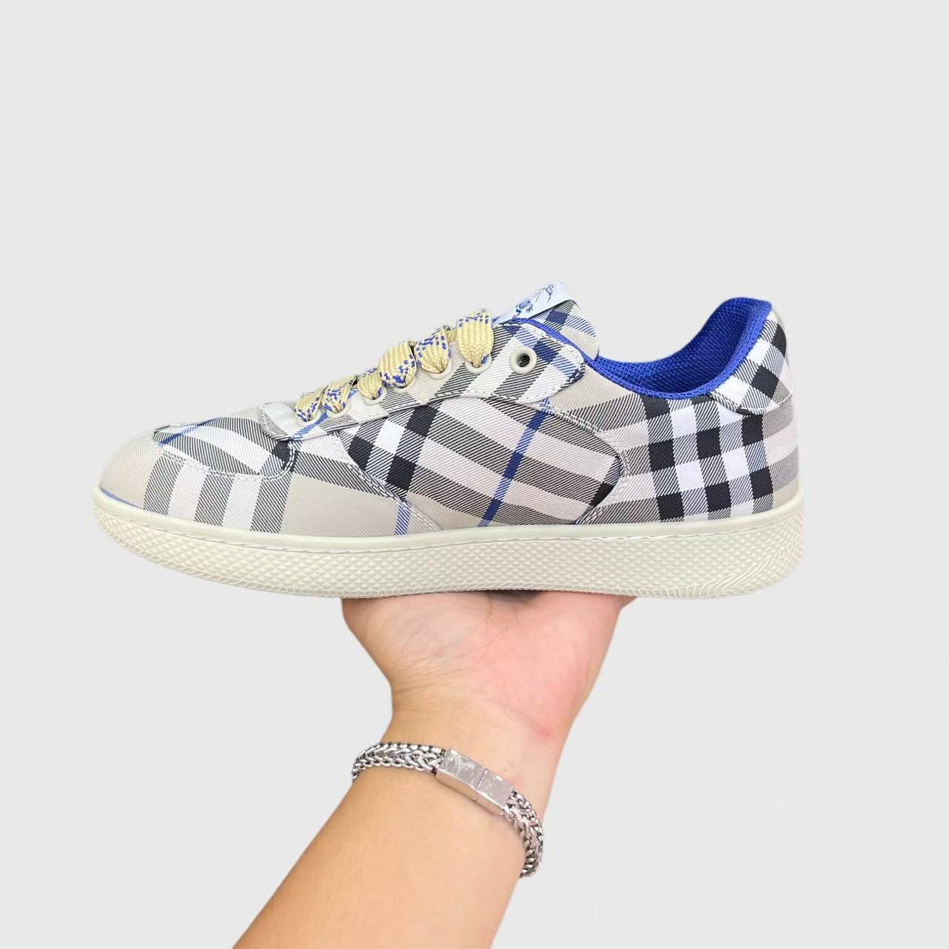 122295 Women Shoes - 24HEARTZ