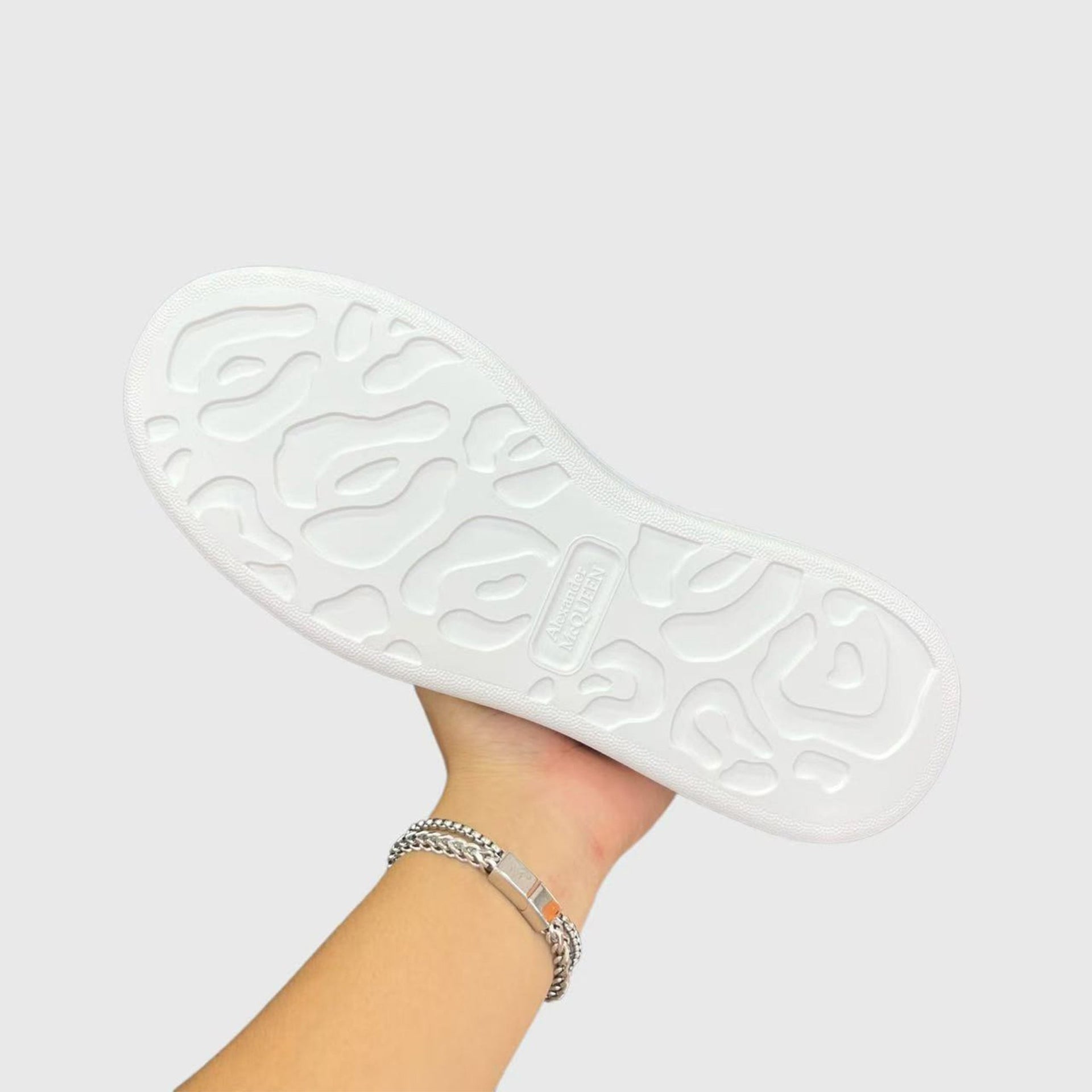 122298 Women Shoes - 24HEARTZ
