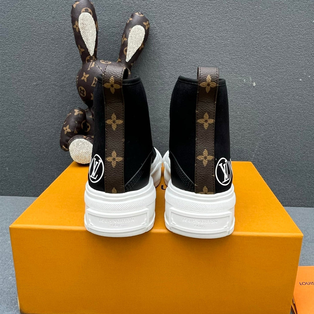 122327 Women Shoes - 24HEARTZ