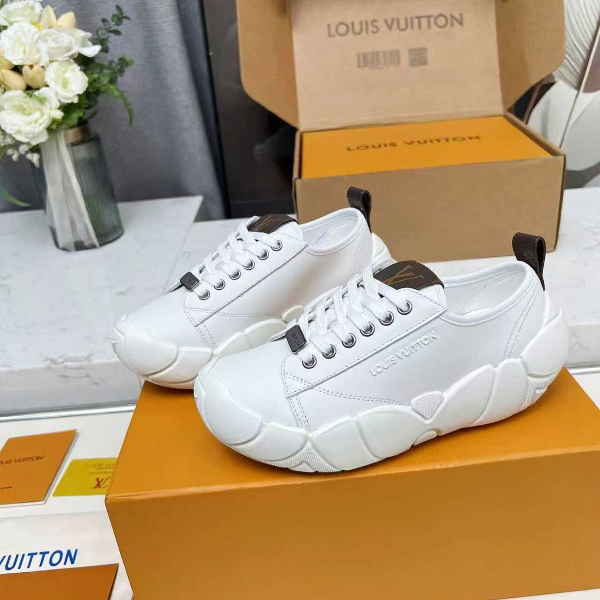 122331 Women Shoes - 24HEARTZ