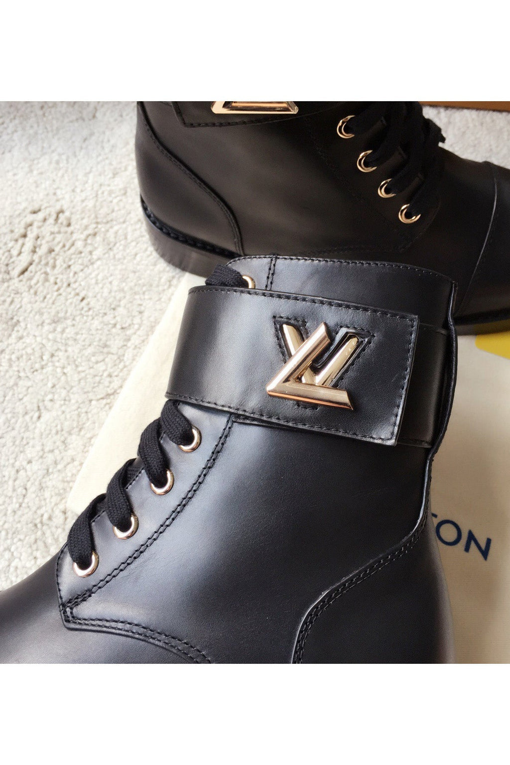 49988 Women Shoes - 24HEARTZ