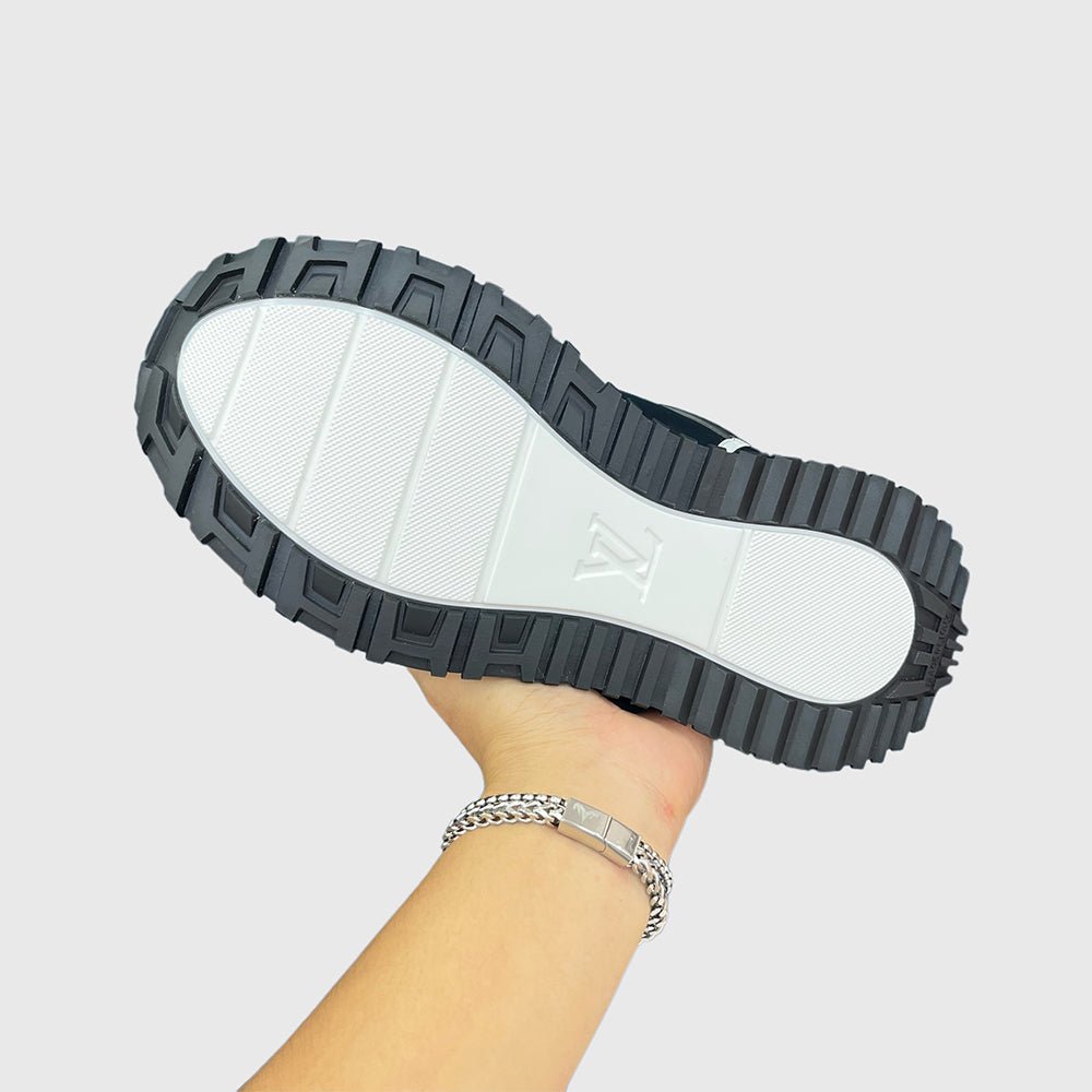 Runaway Sneaker Women Shoes - 24HEARTZ