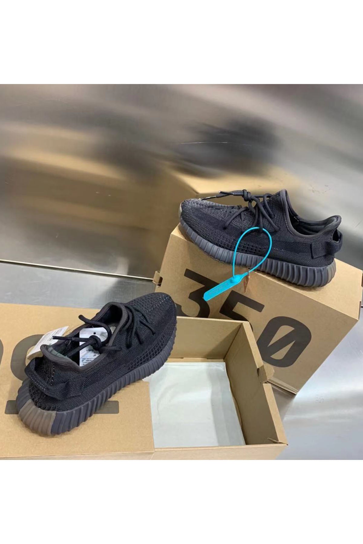 Yeezy 350 Women Shoes - 24HEARTZ