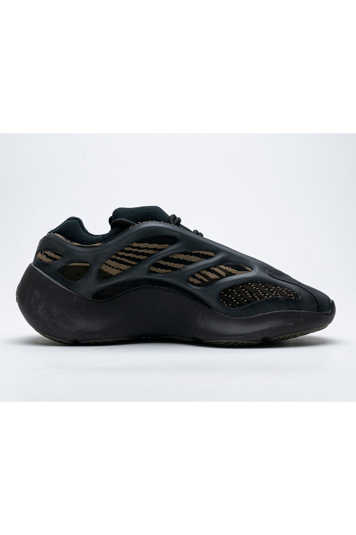 Yeezy 700 Women Shoes - 24HEARTZ