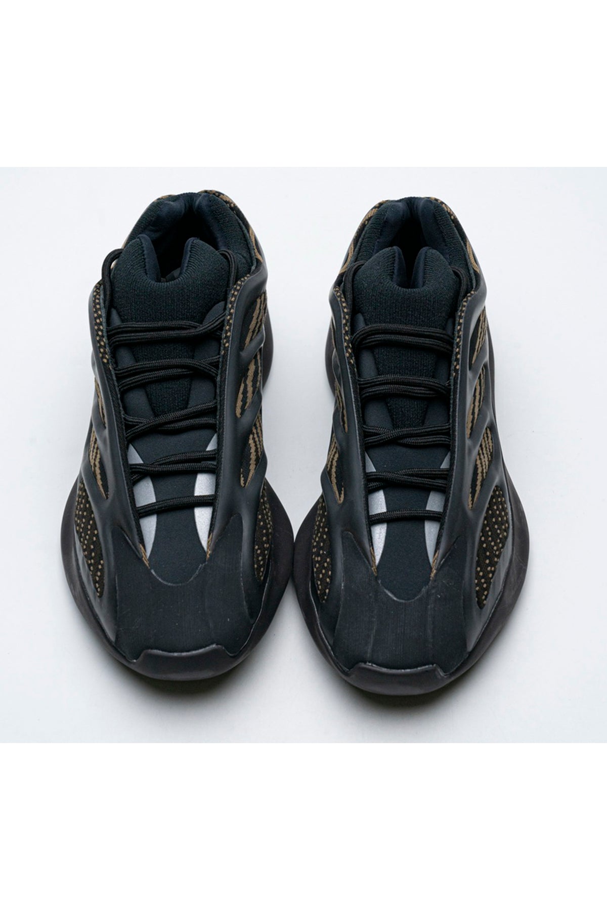 Yeezy 700 Women Shoes - 24HEARTZ